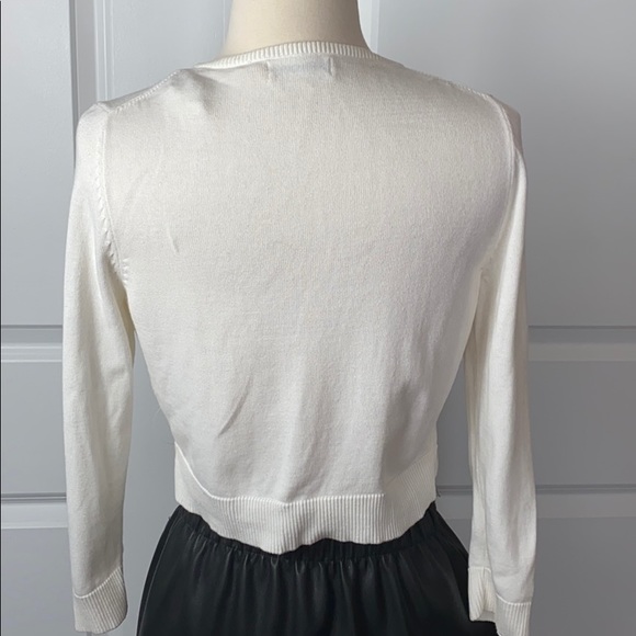 Calvin Klein Three Quarter Sleeve Button Shrug - Picture 4 of 15